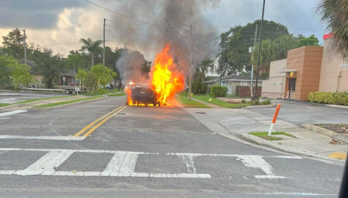 Aksiyon Filmi Gibi: Elektrikli Arabalar Uzaktan Patlatılabilir mi?