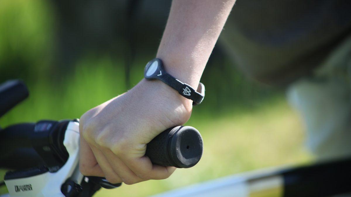 Bir Dönem Belediye Dağıtmış Gibi Herkesin Bileğinde Olan Denge Bilekliklerine Ne Oldu?