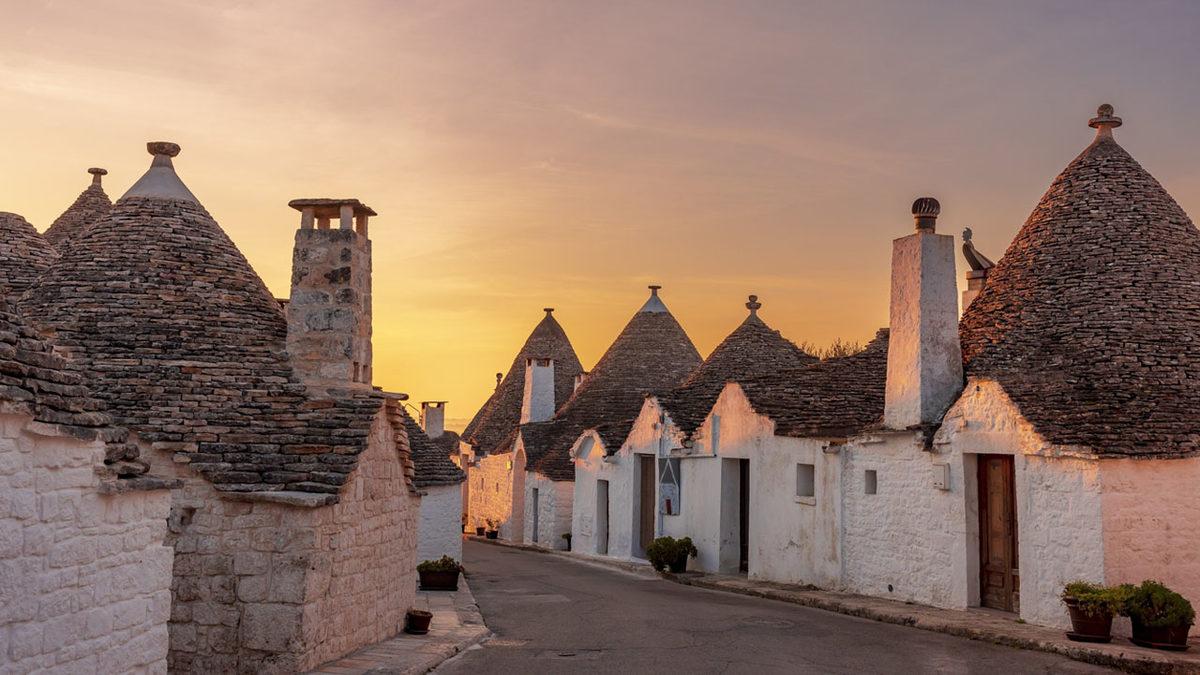 Vergi Kaçırmak İçin İnşa Edilip UNESCO Dünya Mirası Listesi’ne Giren Alberobello Kasabası’nın İlginç Öyküsü