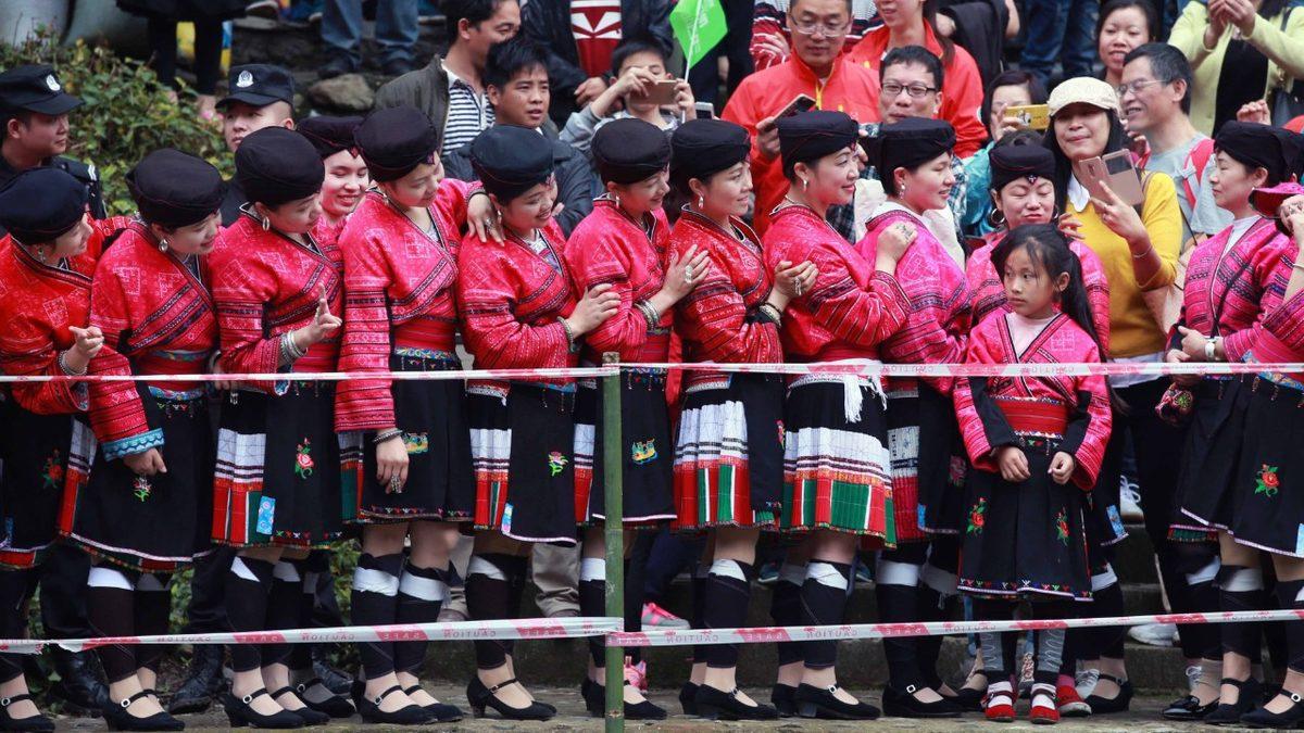 Âdeta Rapunzel Diyarı: Huangluo Köyü’ndeki Kadınların, Saçlarını Hayatları Boyunca Yalnızca 1 Kez Kesmelerinin Nasıl Bir Sebebi Var?