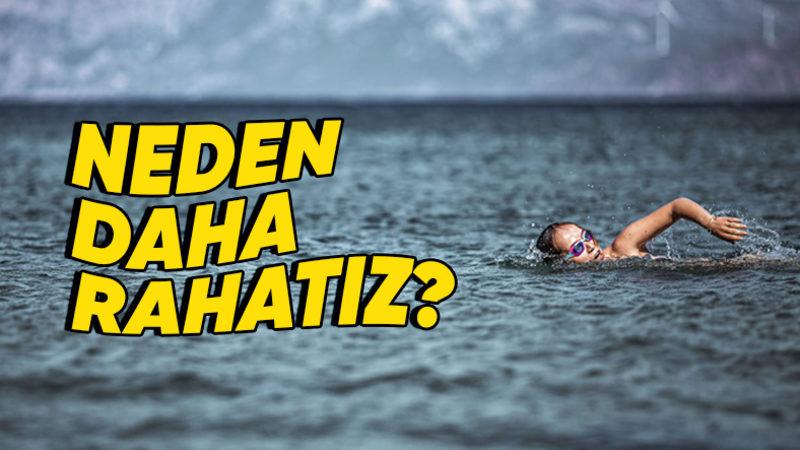 Bi’ Hafifleme Geldi: Denizde Yüzmek Neden Havuzdan veya Gölden Daha Kolay?