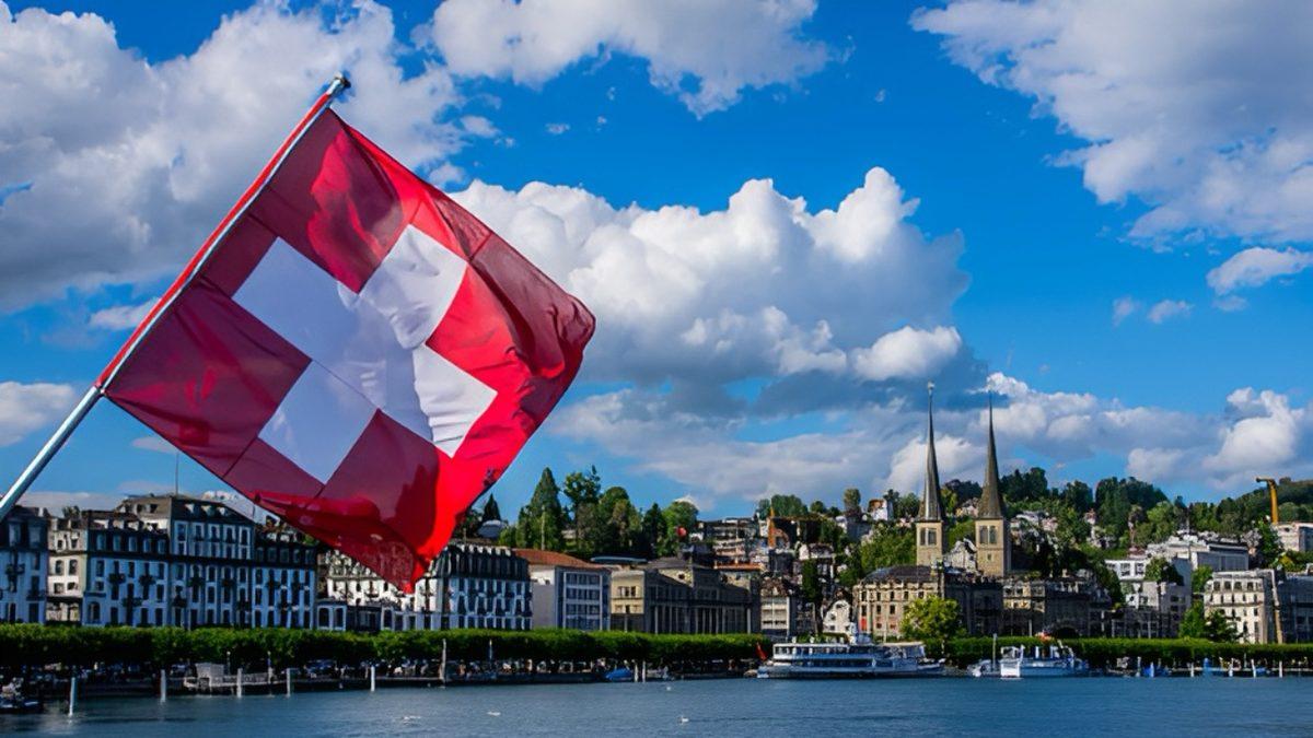 Diğer Bayrakların Aksine İsviçre Bayrağı Neden Kare?