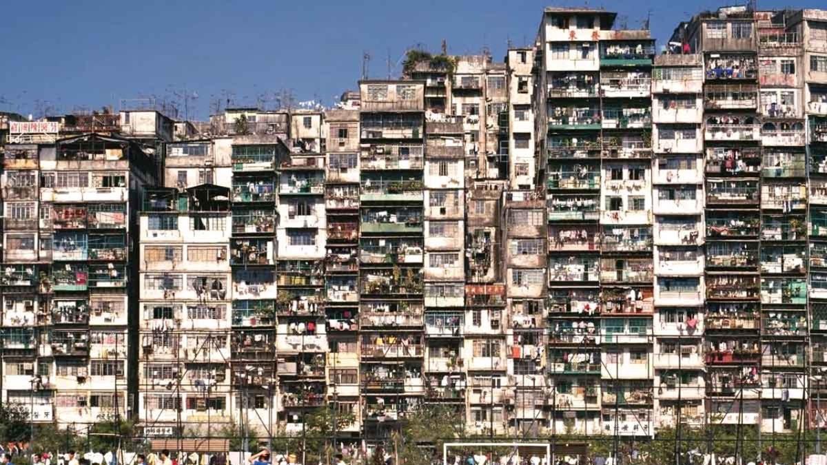 Çin’deki, Kanun Olmayan ve Her Tarafı Duvar Örülü Enteresan Şehir: 2 Kişi Yan Yana Bile Yürüyemiyormuş!