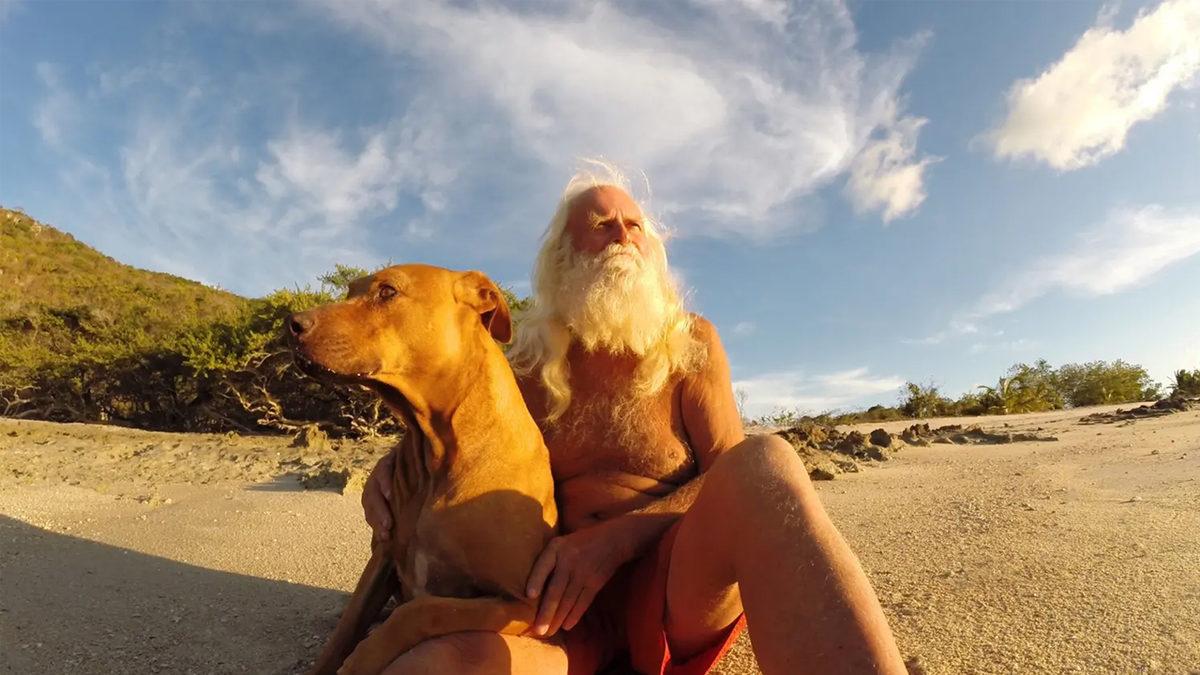 Milyon Dolarlık Servetini Kaybedip Issız Bir Adada 27 Yıldır Tek Başına Yaşam Süren Adamın İlginç Hikâyesi