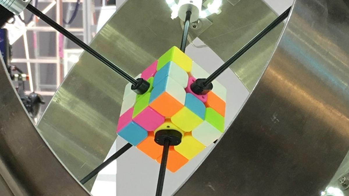 Rubik Küpünü Tamamlama Tarihine Yeni Rekor: 0.637 Saniye!