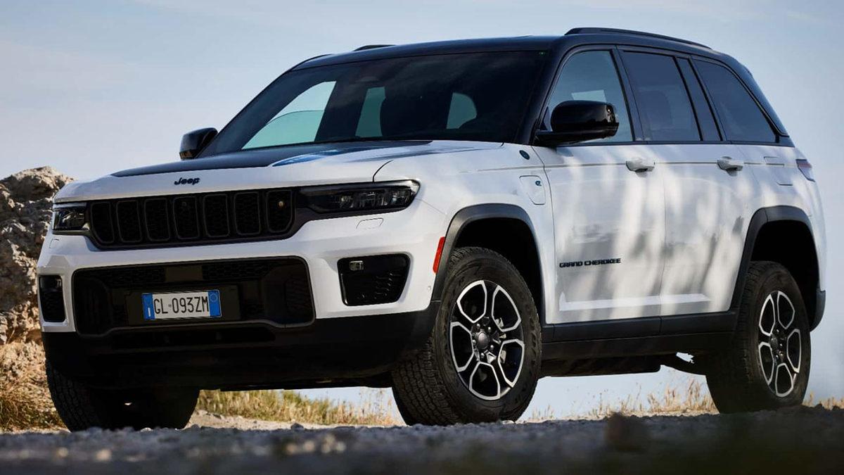 13 Tanesi Durup Dururken Yanmıştı: Jeep, 200 Bin Hibrit Aracını Geri Çağırdı