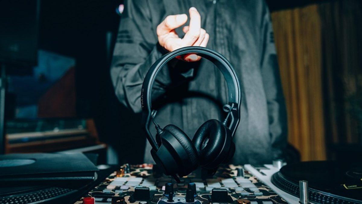 Dünyanın İlk Kablosuz DJ Kulaklığı Tanıtıldı: Ultra Düşük Gecikmeye Sahip!