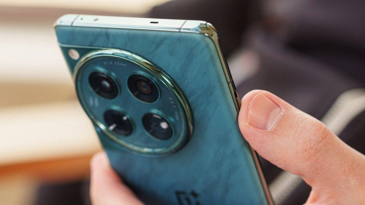 OnePlus 13, 6.000 mAh Batarya Seçeneği ile Geliyor! (Şimdiye Kadarki En Büyük Batarya)