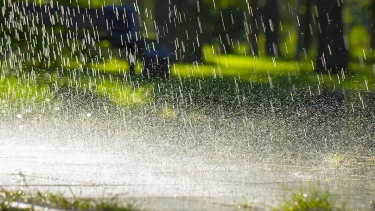 Yağmur Neden Tıpkı Bir Şelale Gibi Büyük Su Kütlesi Olarak Akmaz da Damlalar Hâlinde Düşer?