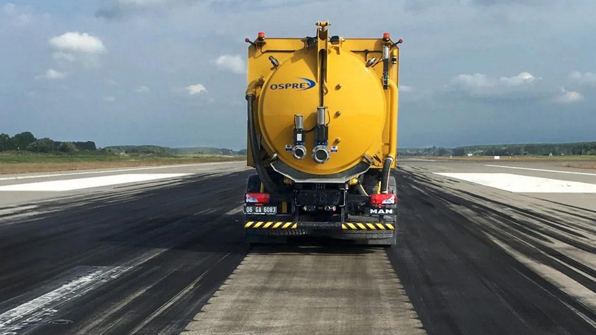 Uçakların İnerken Pistlerde Bıraktığı Bu İzler Uçuş Güvenliği Açısından Neden Büyük Bir Sorun?