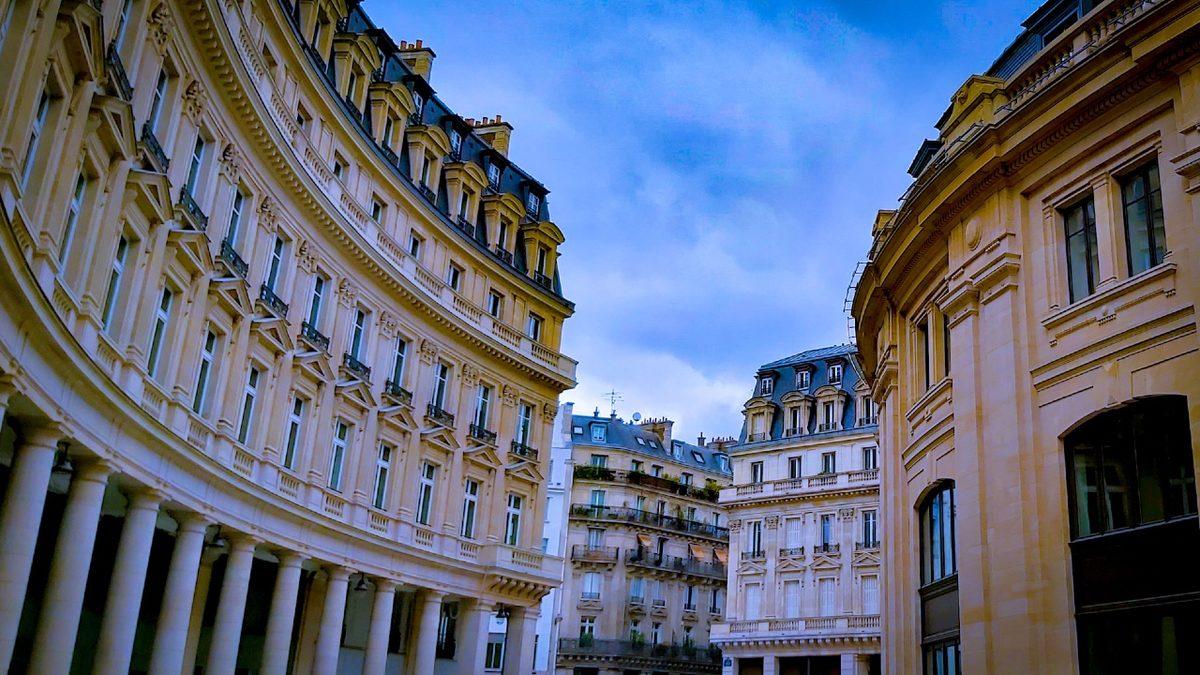 Paris’te Gökyüzüne Baktığınızda Neden Hiçbir Zaman Uçak Göremezsiniz?