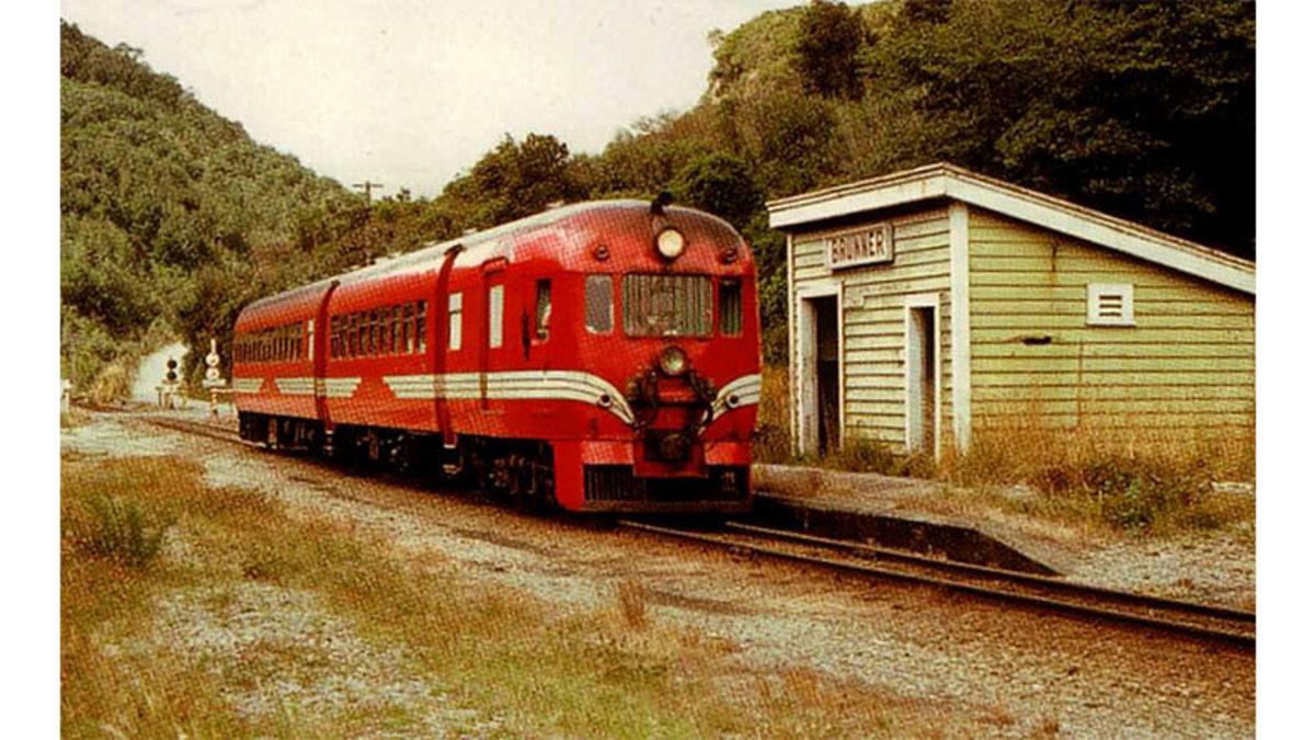 Bazı Ünlü Otomobil Markalarının Otomobil Üretmeden Önce Ne Yaptıklarını Öğrenince Biraz Şaşırabilirsiniz!