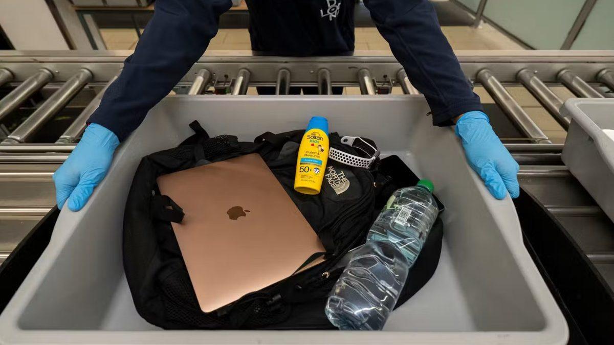 Bir Daha Karar Vermeden İki Kere Düşüneceksiniz: Bilgisayarınızı El Bagajında mı Yoksa Check-in Bagajında mı Taşımak Daha Mantıklı?