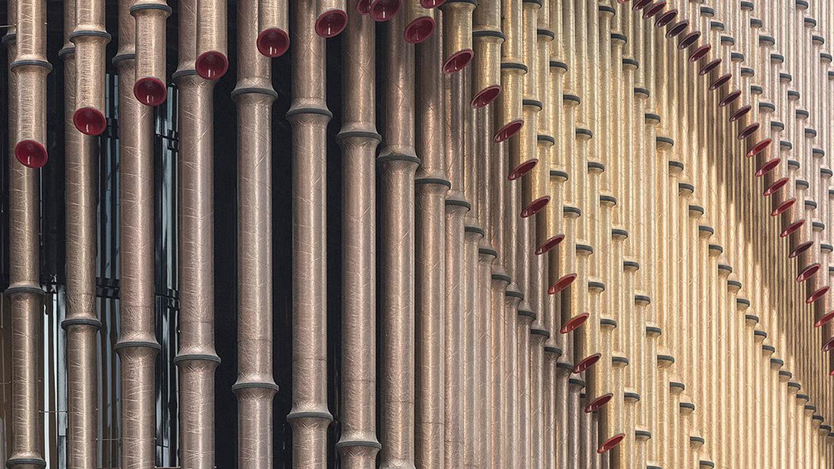 Şanghay’daki Finans Merkezinin Dış Cephesi Nasıl Oluyor da Hareket Edip Yer Değiştirebiliyor?