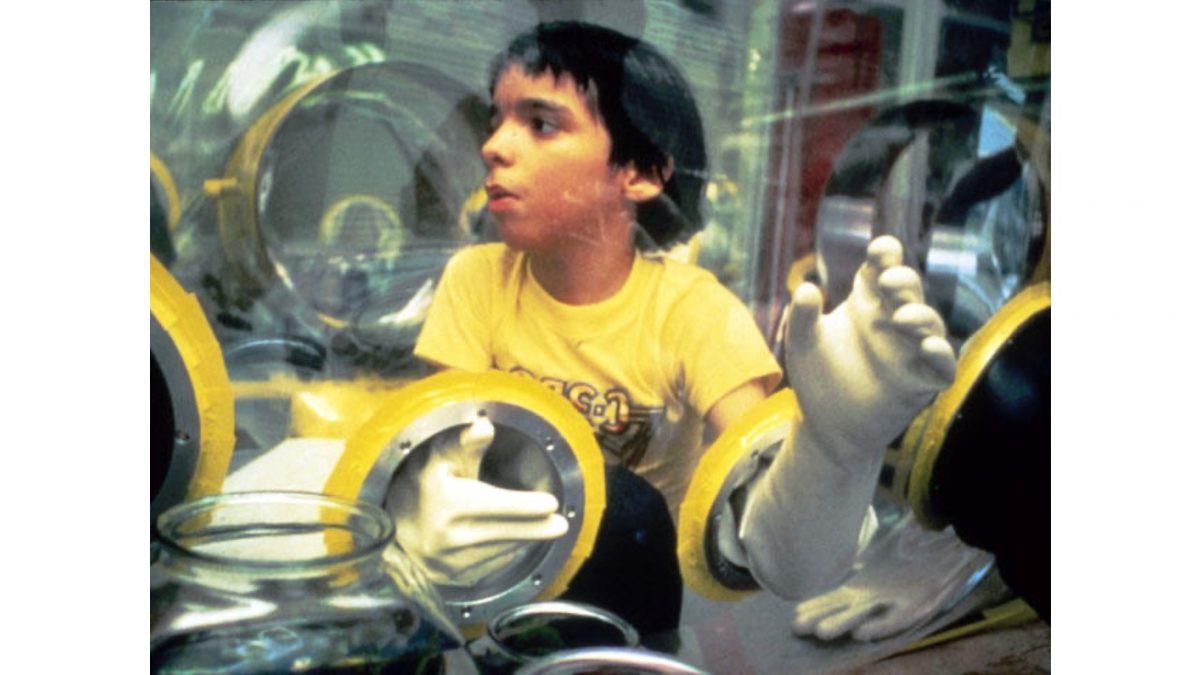 Tüm Hayatı Boyunca Bir Balonun İçinde Yaşamak Zorunda Olan Çocuğun Trajik Olduğu Kadar İlginç Hikâyesi