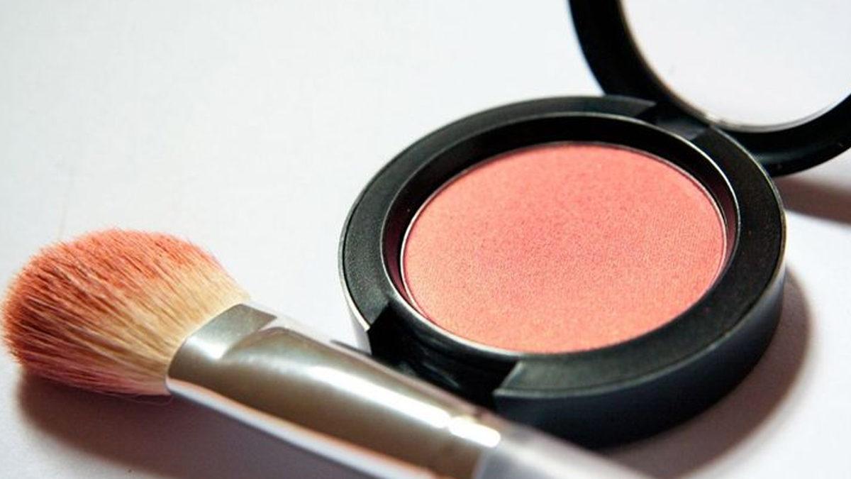 Makyaj Malzemeleri Neden Genelde Yuvarlak veya Oval Tasarlanıyor? Düşünülmüş Sebepleri Var!