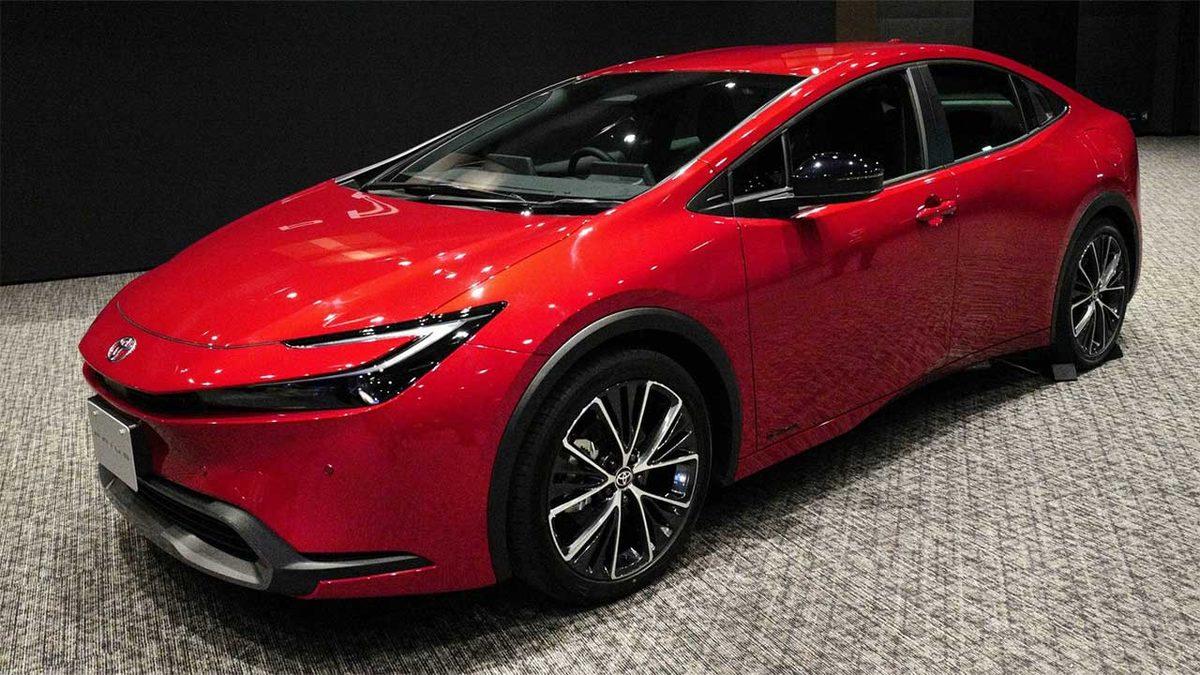 Hibrit ve Plug-in Hibrit Arabalar Arasındaki Fark Tam Olarak Ne? Hangisi Daha Avantajlı?