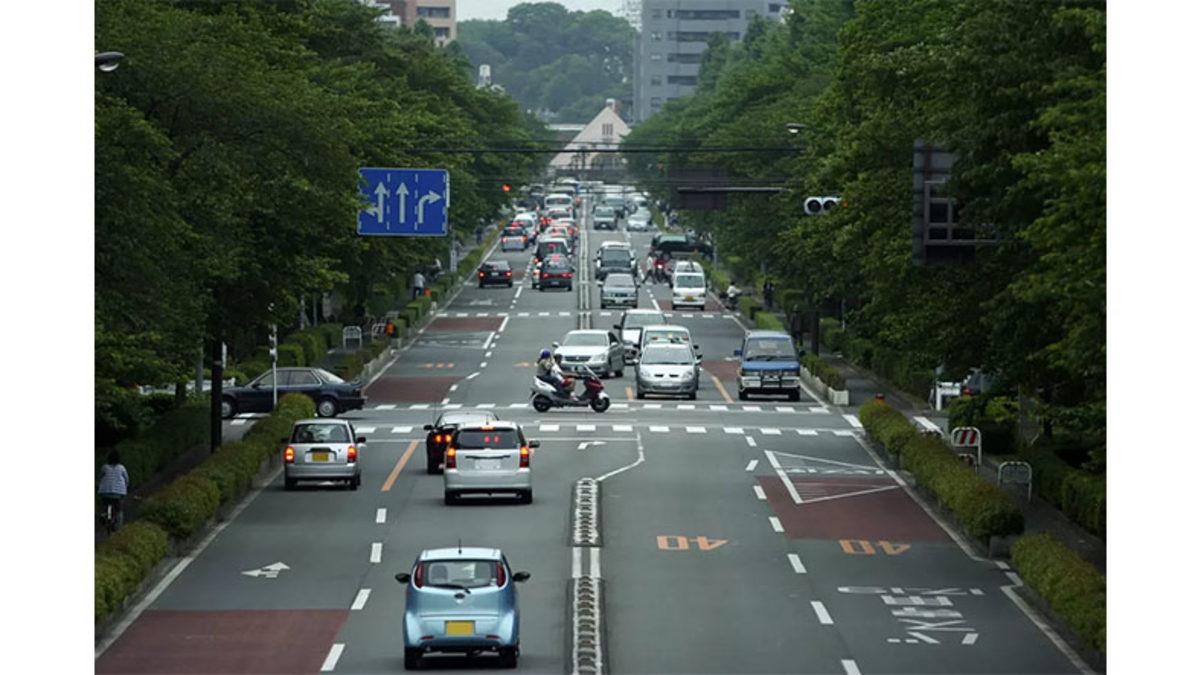 Yolun Hangi Tarafında Otomobil Sürüleceğine Kim Karar Verdi? 3 Ülkelerdeki Trafiğin Hangi Yönde Akacağına İlk Kim Karar Verdi? (Her Ülkede Aynı Olamaz mıydı?)