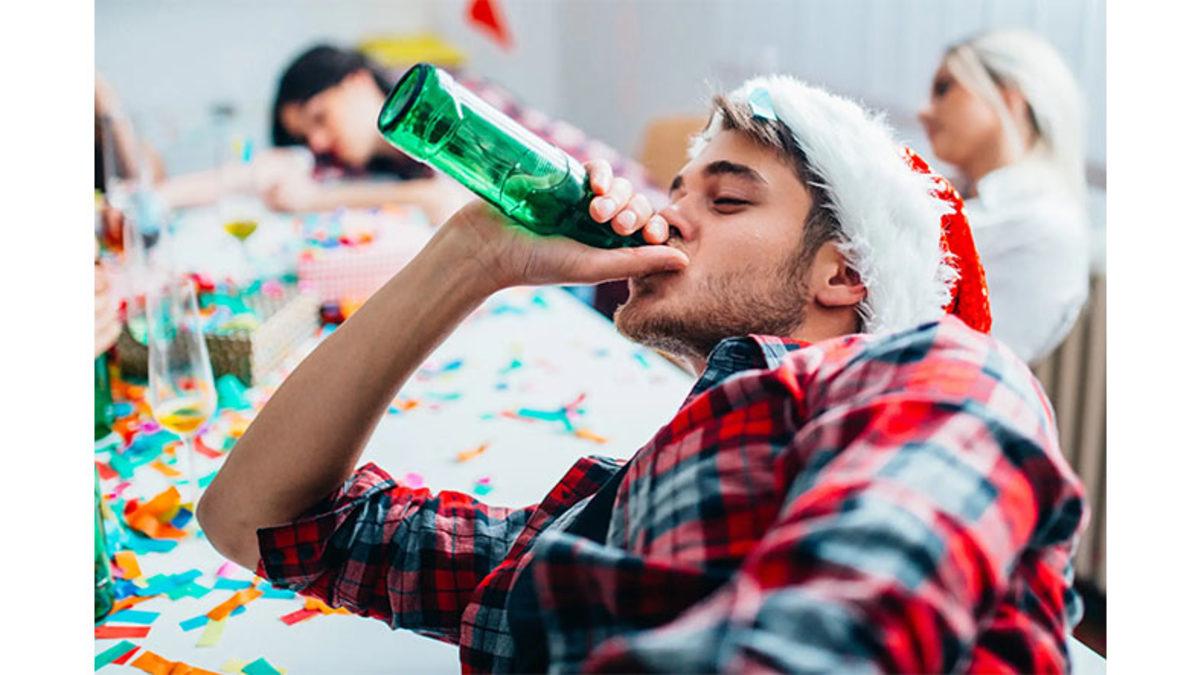 Uzmanlar Açıkladı: İnsanlar Sarhoşken Normale Göre Daha mı Dürüst Oluyor? (Cesaretle Açık Sözlülüğü Karıştırıyor Olabiliriz)