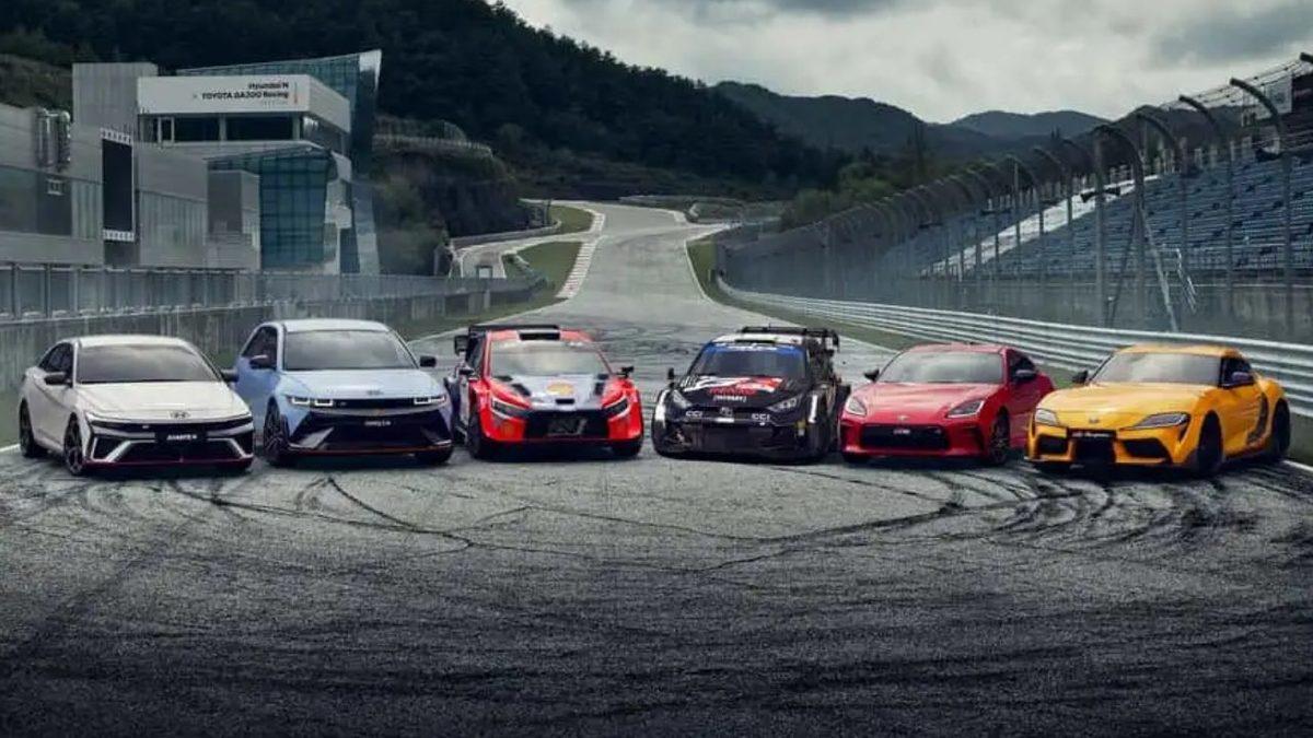 Hyundai ve Toyota, Spor Otomobillerini İlk Kez Aynı Sahnede Sergileyecek (Tüm Gözler Burada!)