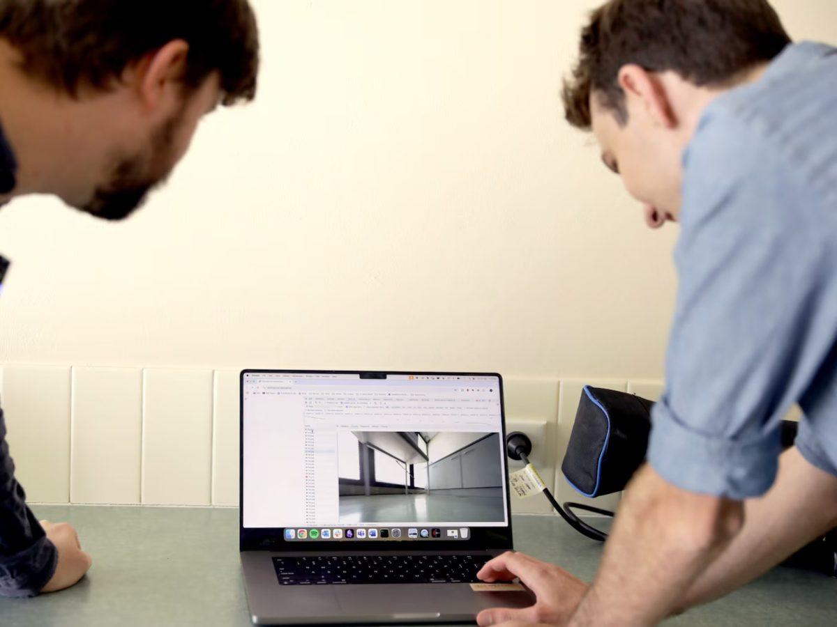 Korku Filmi Yapılsa Olur: Robot Süpürgeyi Hackleyip Kamerasından Bütün Evi İzlediler