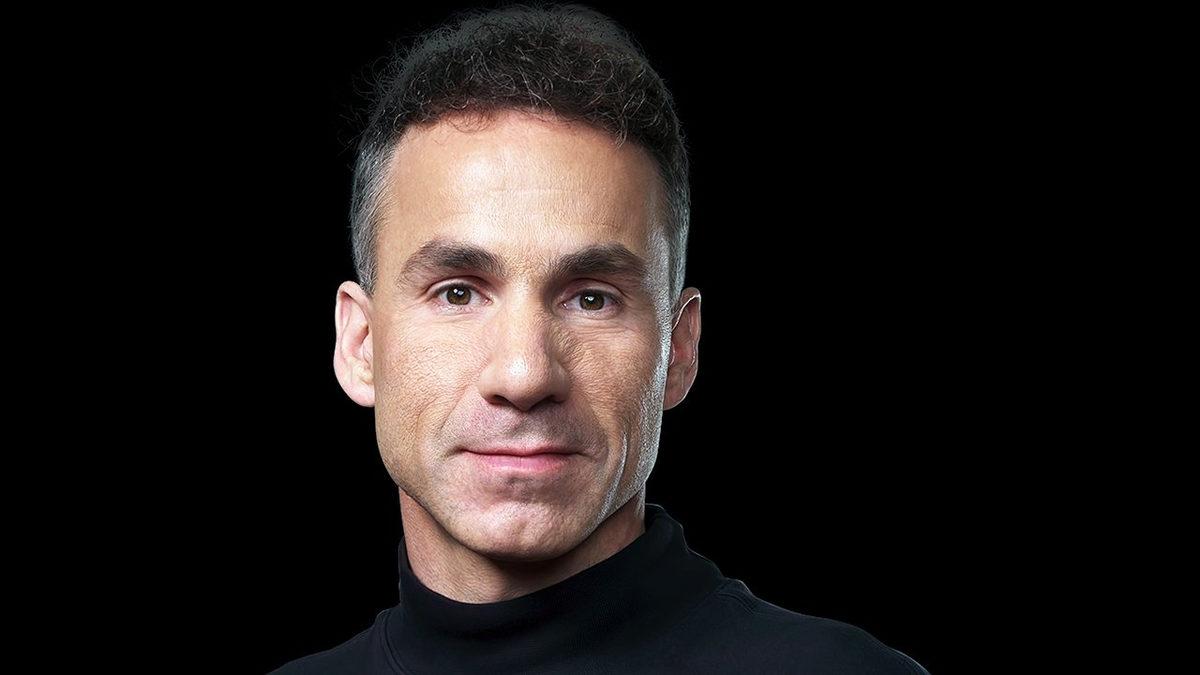 Apple Vision Pro’nun Başındaki Yönetici Emekli Oluyor! iPad, iPhone ve AirPods’un Geliştirilmesinde de Büyük Rol Oynamıştı