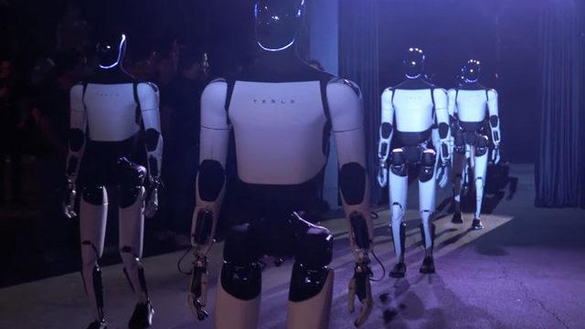 Tesla Optimus’un Yepyeni Yetenekleri Gösterildi: Taş-Kağıt-Makas Oynuyor, Buz Gibi Kokteyl Bile Hazırlayabiliyor [Video]