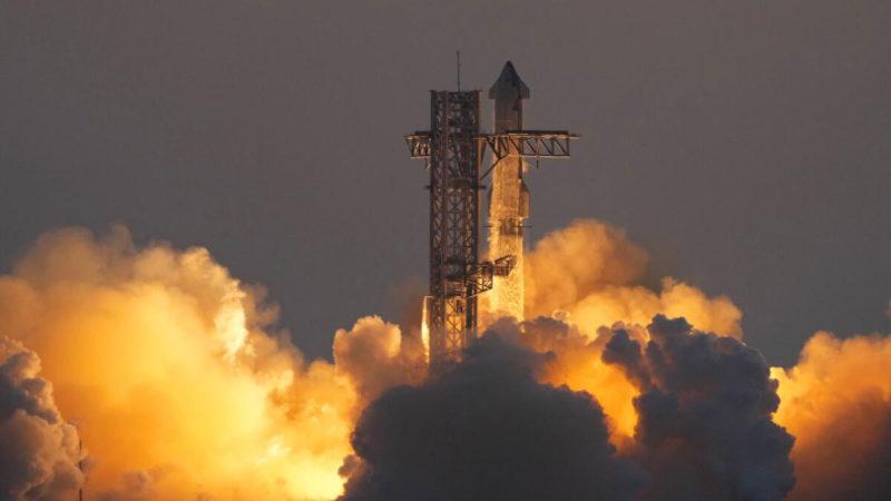 SpaceX’in Starship Roketi Geri Döndü: Roketi Havada Yakalamayı Başardılar! [Video]