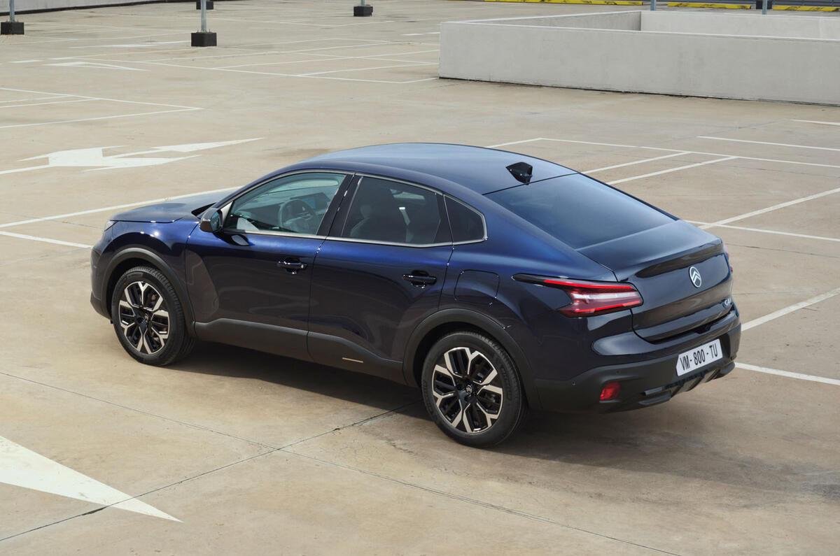 Hem İçi Hem Dışı Yenilenen 2025 Citroen C4 Tanıtıldı: İşte Özellikleri