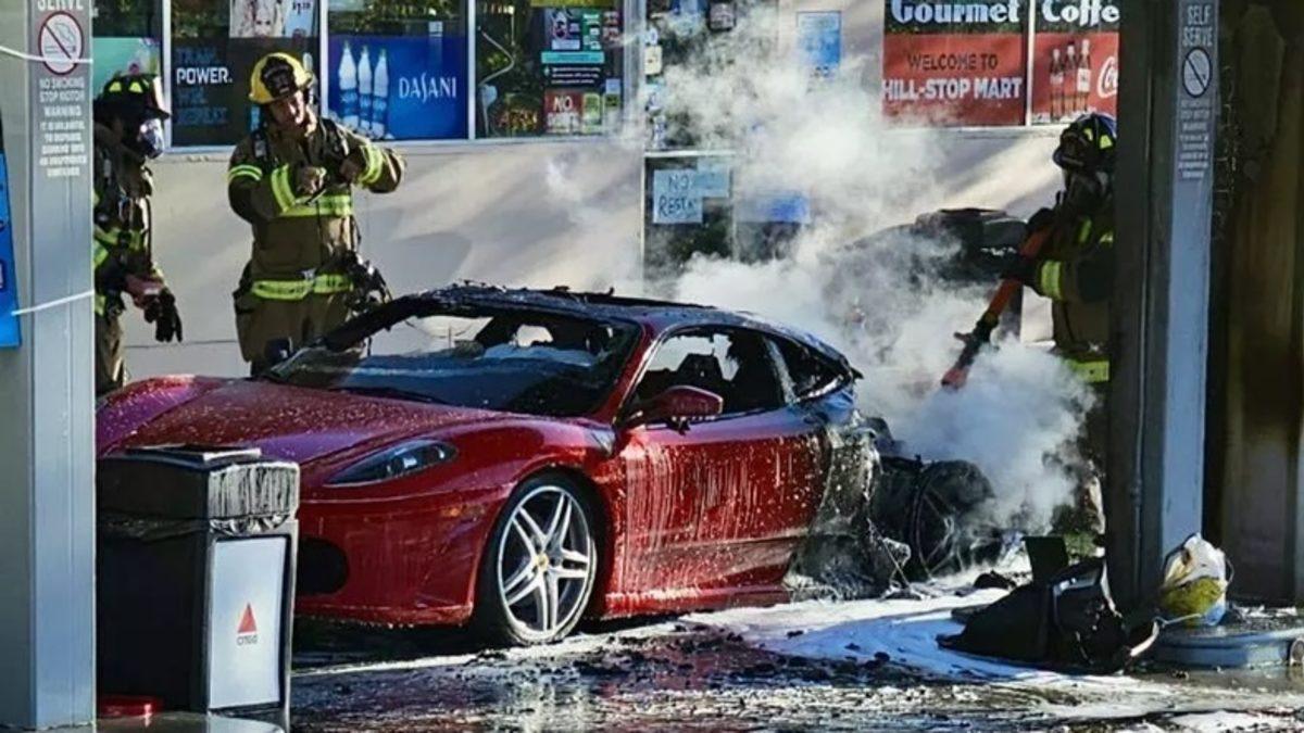 Rüya Gibi Otomobil Ferrari F430 Durup Dururken Yanarak Kül Oldu