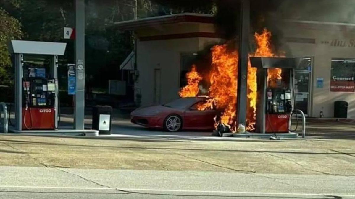 Rüya Gibi Otomobil Ferrari F430 Durup Dururken Yanarak Kül Oldu