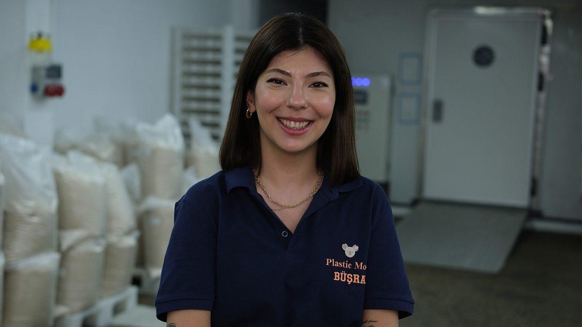 Büşra Köksal’ın 15 Yaşında Temellerini Attığı ve 25 Milyon Dolarlık Bir Şirkete Dönüşen Plastic Move’un Başarı Hikâyesi