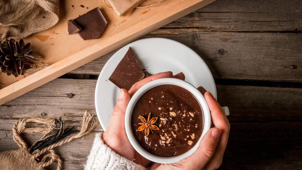 Kahve veya Çay Değil de Sıcak Çikolata İçerken Neden Dilimiz Daha Fazla Yanıyor? Sıcaklık Farkıyla Bir Alakası Yok!