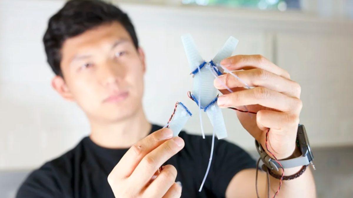 Zor Durumlarda Kendi Uzuvlarını Kesebilen Robot Üretildi (Geleceğin Kaçış Ustaları Olacaklar...)