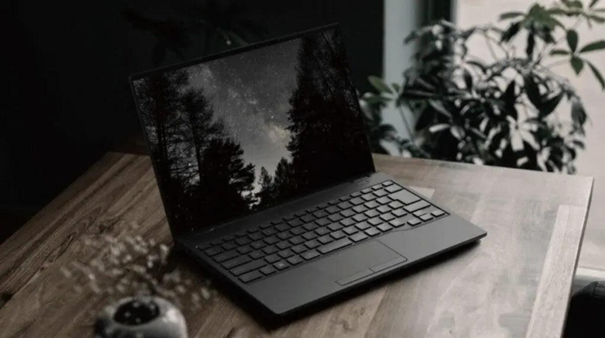 Fujitsu, Dünyanın En Hafif Dizüstü Bilgisayarını Tanıttı