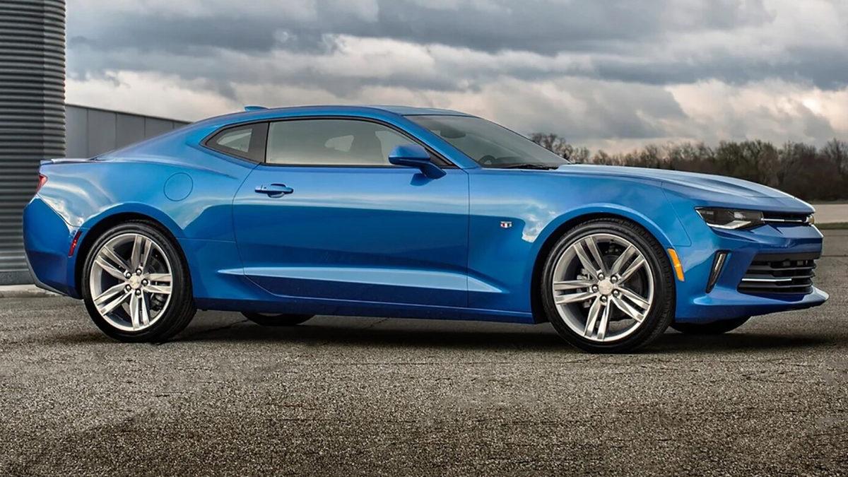 Bir İntikam Hikâyesi: Chevrolet Camaro ve Ford Mustang Kapışmasında Camaro Nasıl Amerikan Rüyası Hâline Geldi?