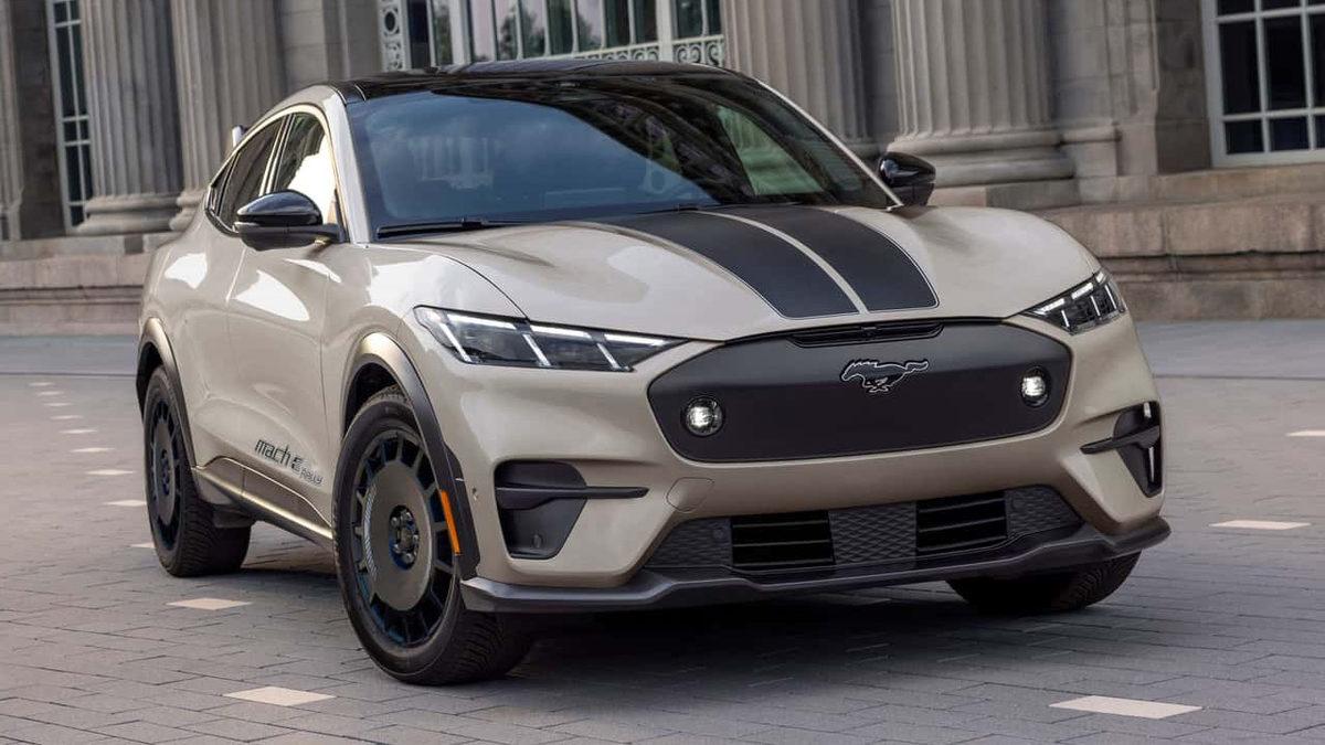 Ford’un Elektrikli Crossover’ı Mustang Mach-E Yenilendi: Fiyatı Düşecek!