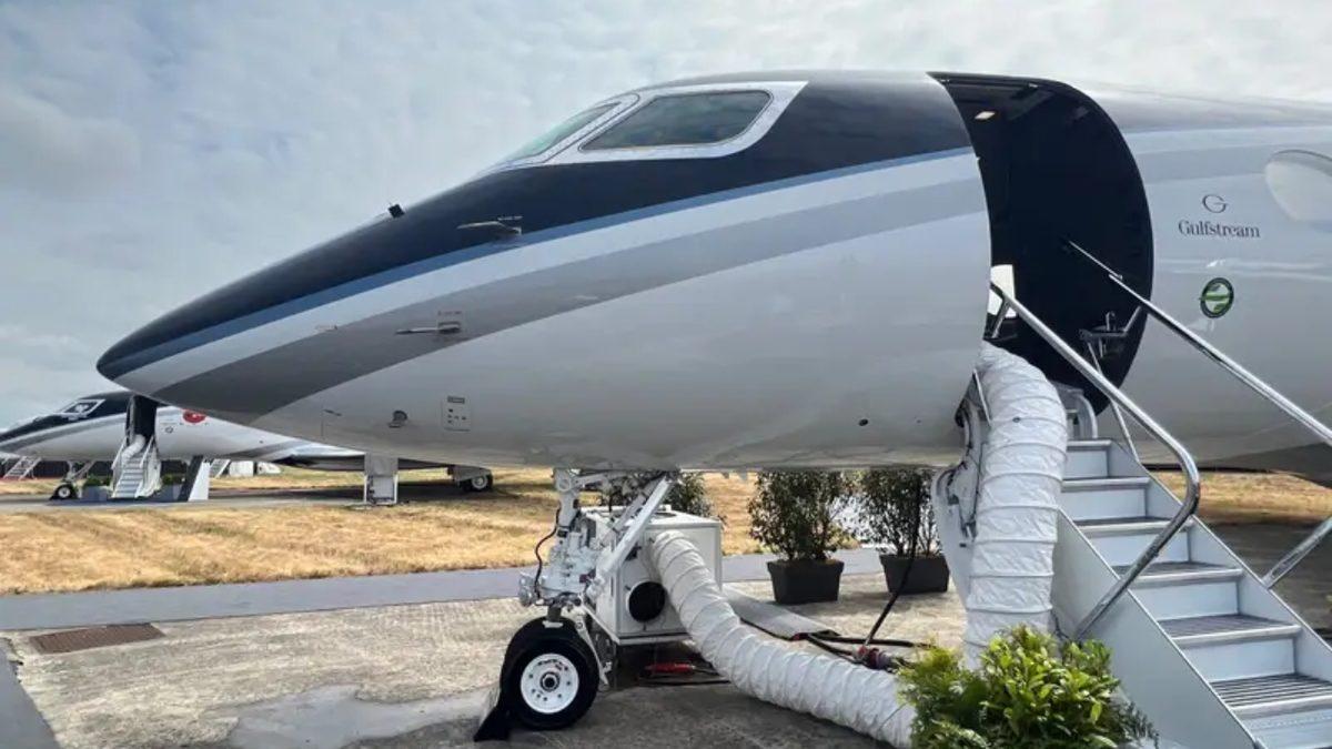 Ünlülerin Jetlerini İzleyen Hesaplar, Instagram ve Threads’den Kaldırıldı