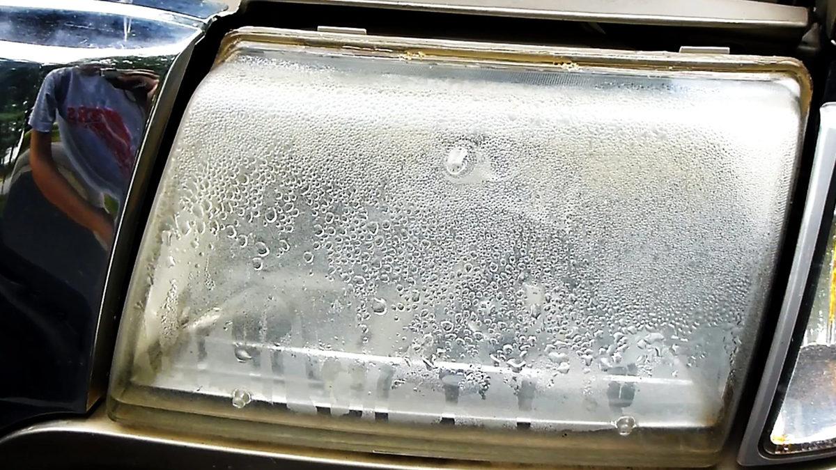 Bazı Araba Farlarında Neden Delikler Bulunuyor? Bu Bir Hata mı Yoksa Herhangi Bir İşlevi Var mı?