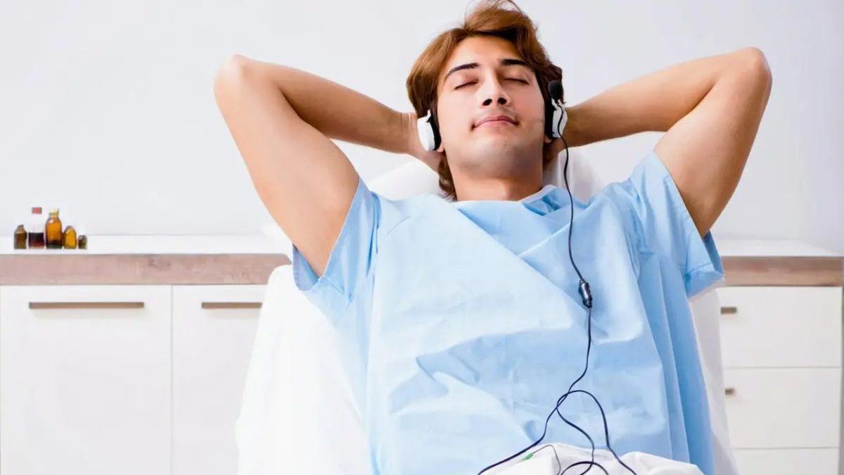 Ameliyat Sonrası Müzik Dinlemek Nasıl Oluyor da Ağrı ve Kaygıyı Azaltıyor?