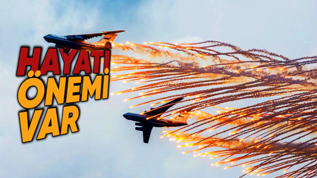 Savaş Uçaklarında Neden İşaret Fişeği Kullanılıyor? Amaç Görsel Şölen Değil!