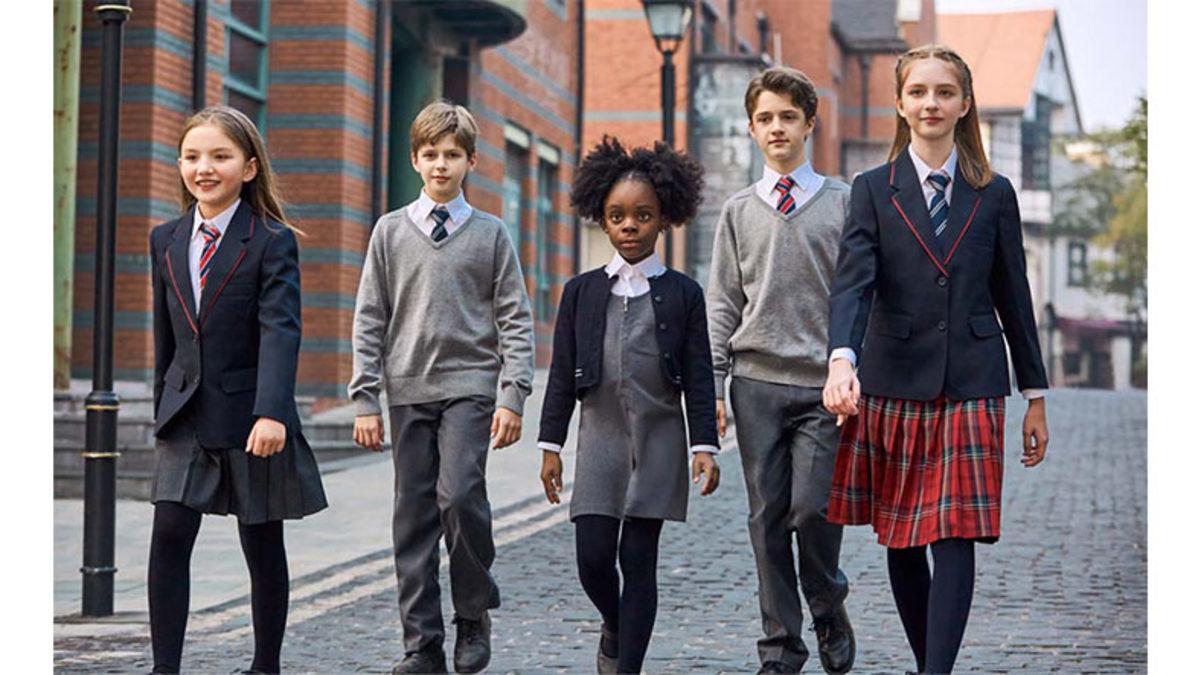 Okul Üniformaları İlk Olarak Ne Zaman Ortaya Çıktı? (Başta Sadece Yoksul Çocuklar Giyiyormuş!)
