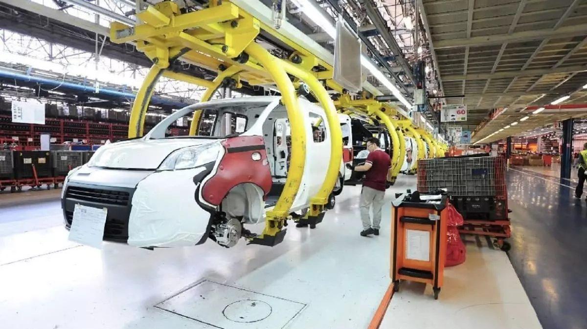 Tofaş, 5 Marka İçin Yeni Ticari Araç Üretmeye Başladı