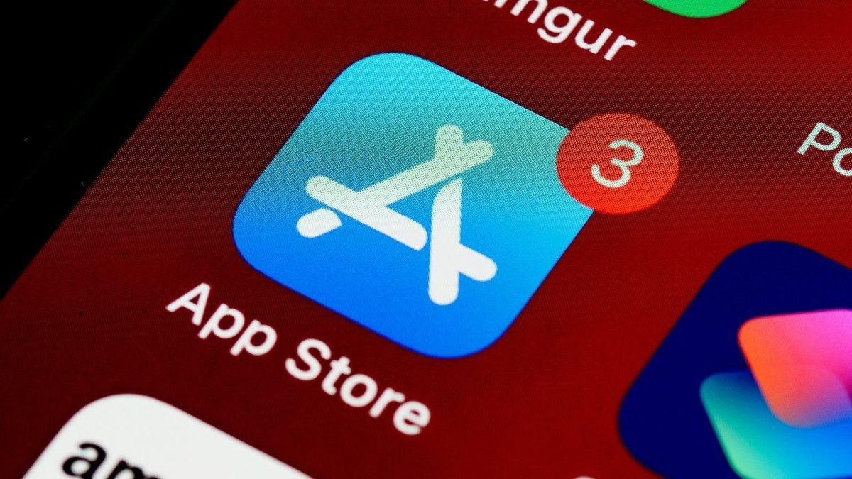 App Store’daki Kullanıcı Yorumları Artık Yapay Zekâ ile Özetlenecek!