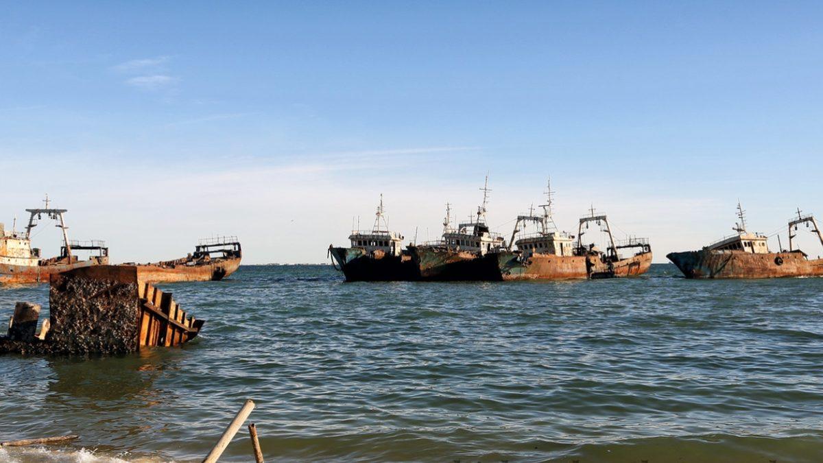 Devasa Bi’ Gemi Mezarlığı: Afrika’nın Bu Bölgesinde Neden Bu Kadar Fazla Terk Edilmiş Gemi Var?