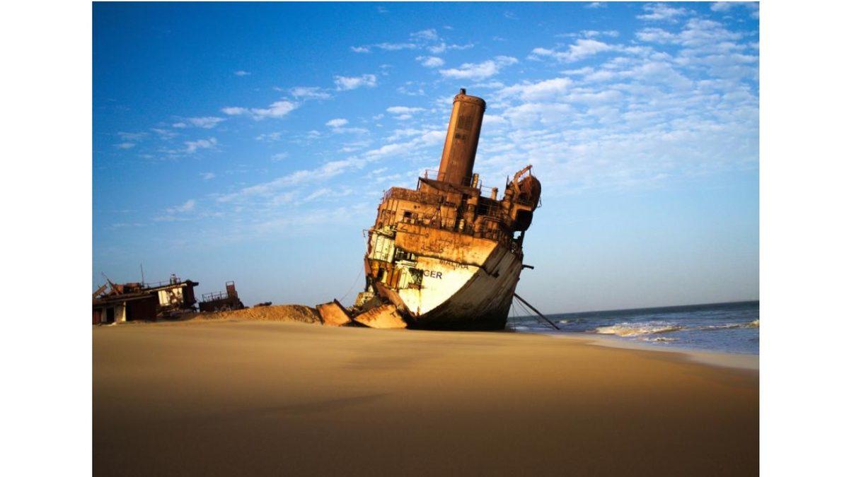 Devasa Bi’ Gemi Mezarlığı: Afrika’nın Bu Bölgesinde Neden Bu Kadar Fazla Terk Edilmiş Gemi Var?