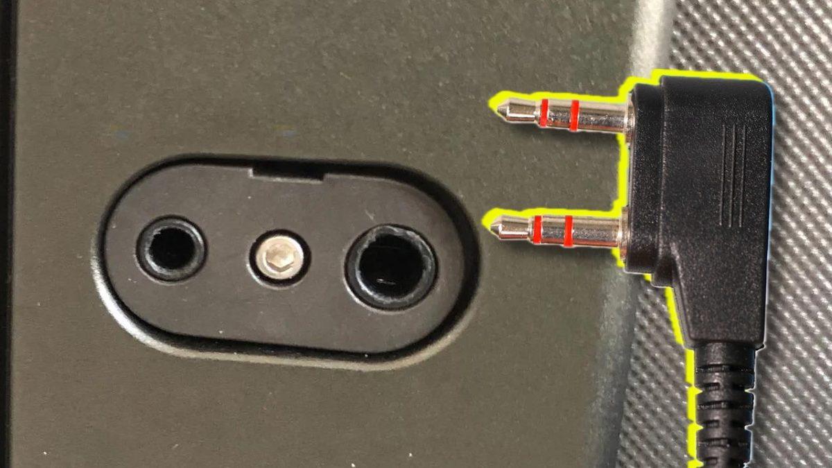 Uçaktaki Kulaklıkların İki veya Üç Girişli Tasarlanmasının Hafife Alınmayacak Sebebi