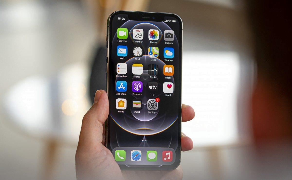 Cep Telefonlarında Ekran Özellikleri Neden Bu Kadar Önemli?