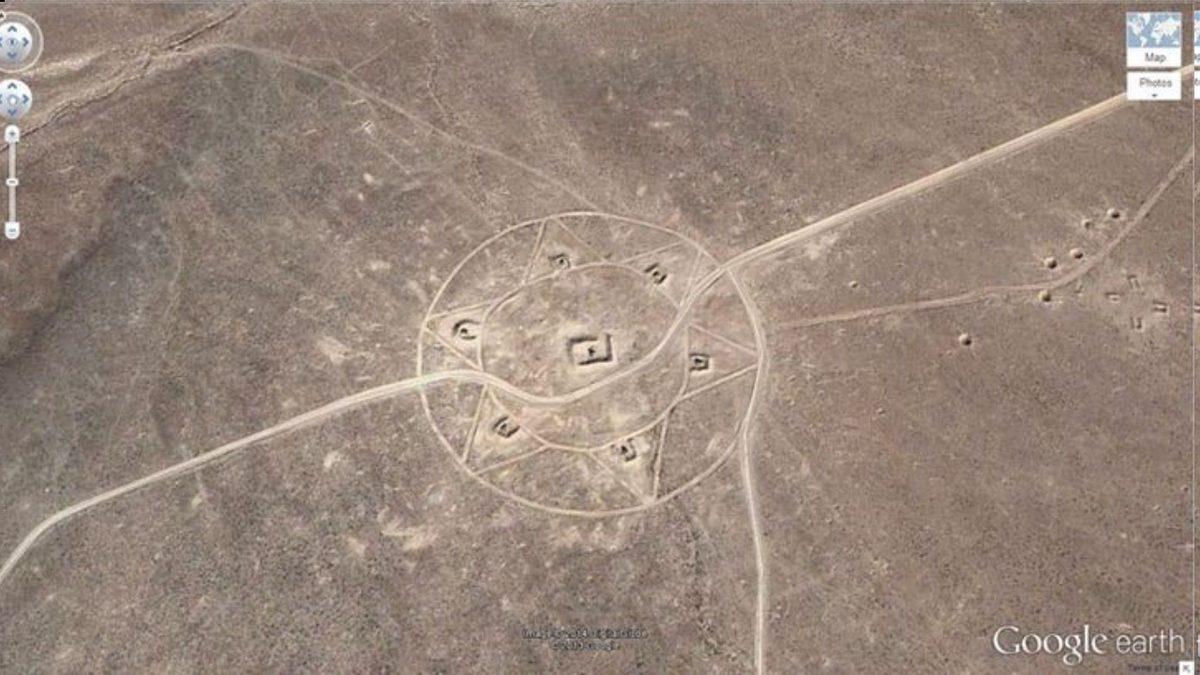Google Haritalar’da Tesadüfen Fark Edilen, Nevada Çölü’ndeki Bu Tuhaf Sembol Neyin Nesi?