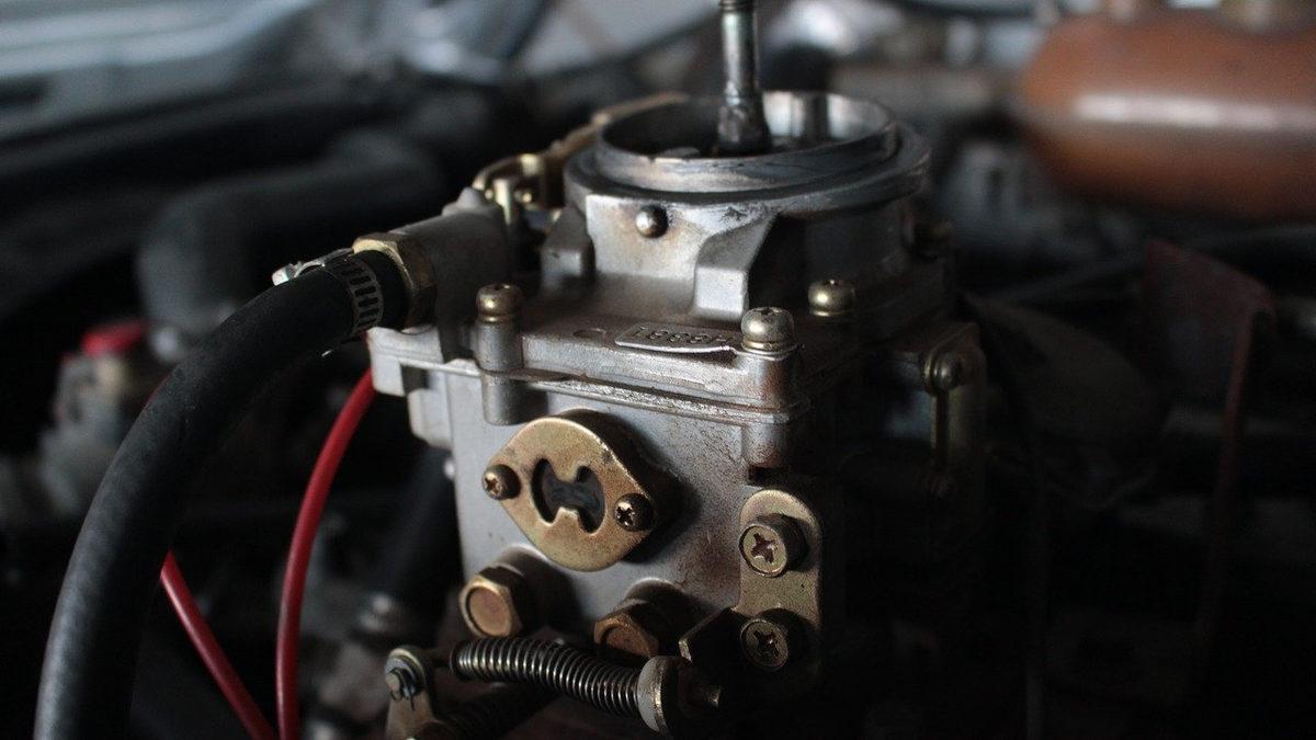 Arabanızın İçinde Benzin Kokusu Varsa Derhal Bunları Kontrol Edin! Kokudan Nasıl Kurtulacağınızı da Anlatıyoruz